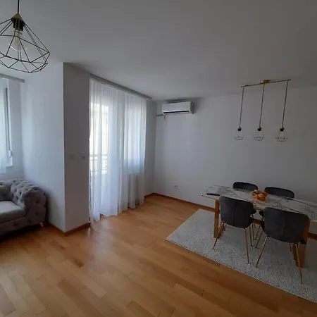 Apartment Lena